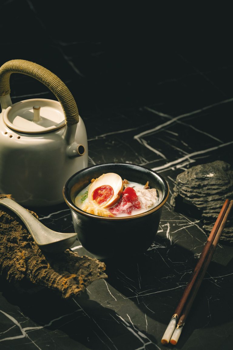 雪濃牛白湯麵 $88 濃郁的牛骨湯底鮮美卻不會油淋淋,令麵條吃起來滋味無比。