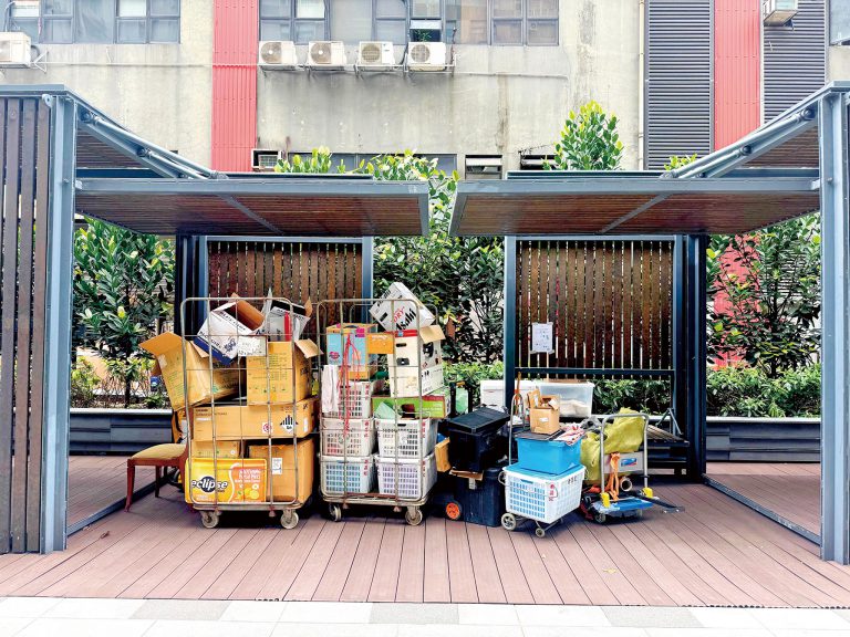 部分露宿者因囤積行為嚴重而無家可歸。