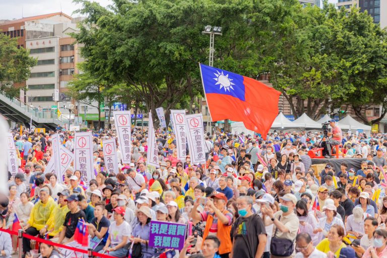 今次大罷免的成敗,考驗台灣民主的價值。