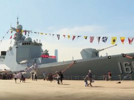 山東艦編隊開放第2天　大批市民登湛江艦及運城艦參觀