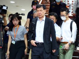 台北前副市長彭振聲捲「京華城」批地案長期遭限制返家　其妻跳樓亡對民進黨死控