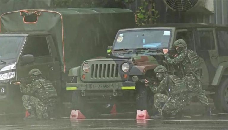 賴清德治下,兩岸關係緊張,軍隊無力救災。(台灣中時新聞網圖片)
