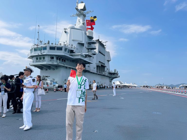 青年港雋司庫胡仕楠