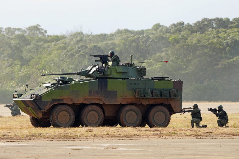 台軍「漢光41號演習」實兵操演昨日(9日)正式展開,時間長度倍增至10天9夜,後備動員人數也創新高達2萬人。(台官方圖片)