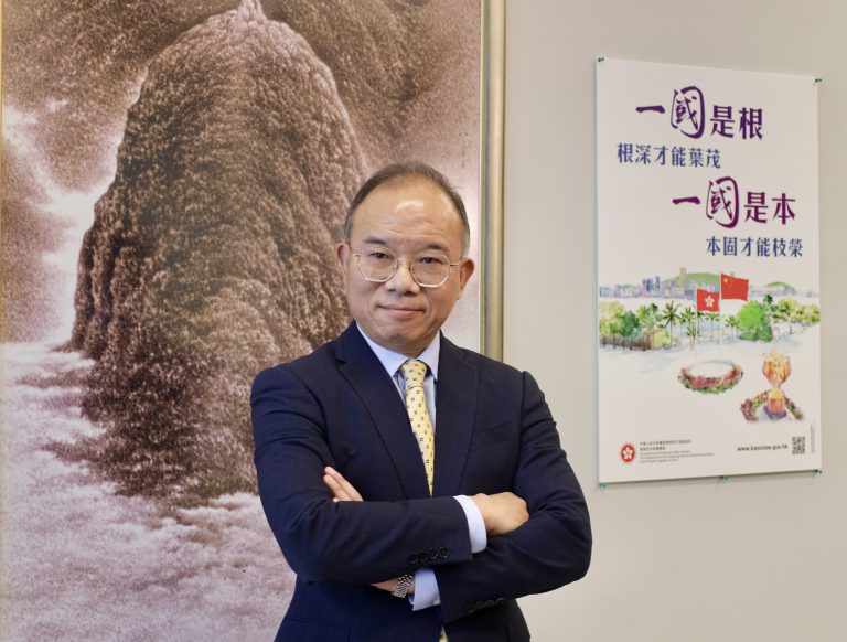 曾國衞表示年底立法會選舉將在功能界別推行電子點票。