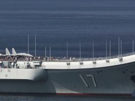 山東艦編隊開放供港人參觀　市民對國防體系威武現代化感驕傲
