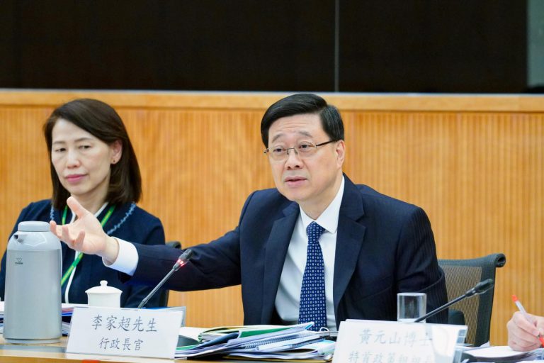 李家超與G19議員見面,談對新一份施政報告建議。(G19提供)