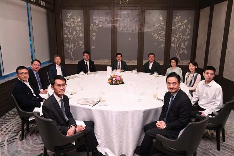 圖示7月10日舉行的第二場會議。(政府新聞處圖片)