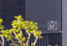 政府向立法會提交規管網約車立法建議　司機、車輛及平台納入牌照規管